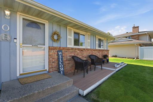 970 Redwood Drive, Apple Valley, MN 55124