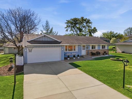 970 Redwood Drive, Apple Valley, MN 55124