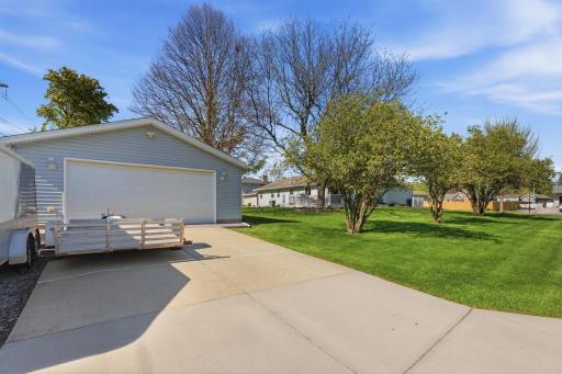 970 Redwood Drive, Apple Valley, MN 55124