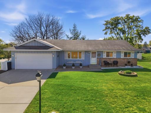 970 Redwood Drive, Apple Valley, MN 55124