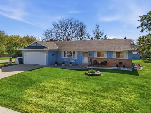 970 Redwood Drive, Apple Valley, MN 55124