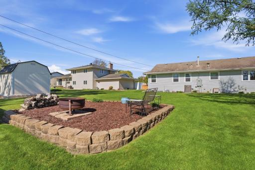 970 Redwood Drive, Apple Valley, MN 55124