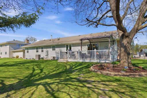 970 Redwood Drive, Apple Valley, MN 55124