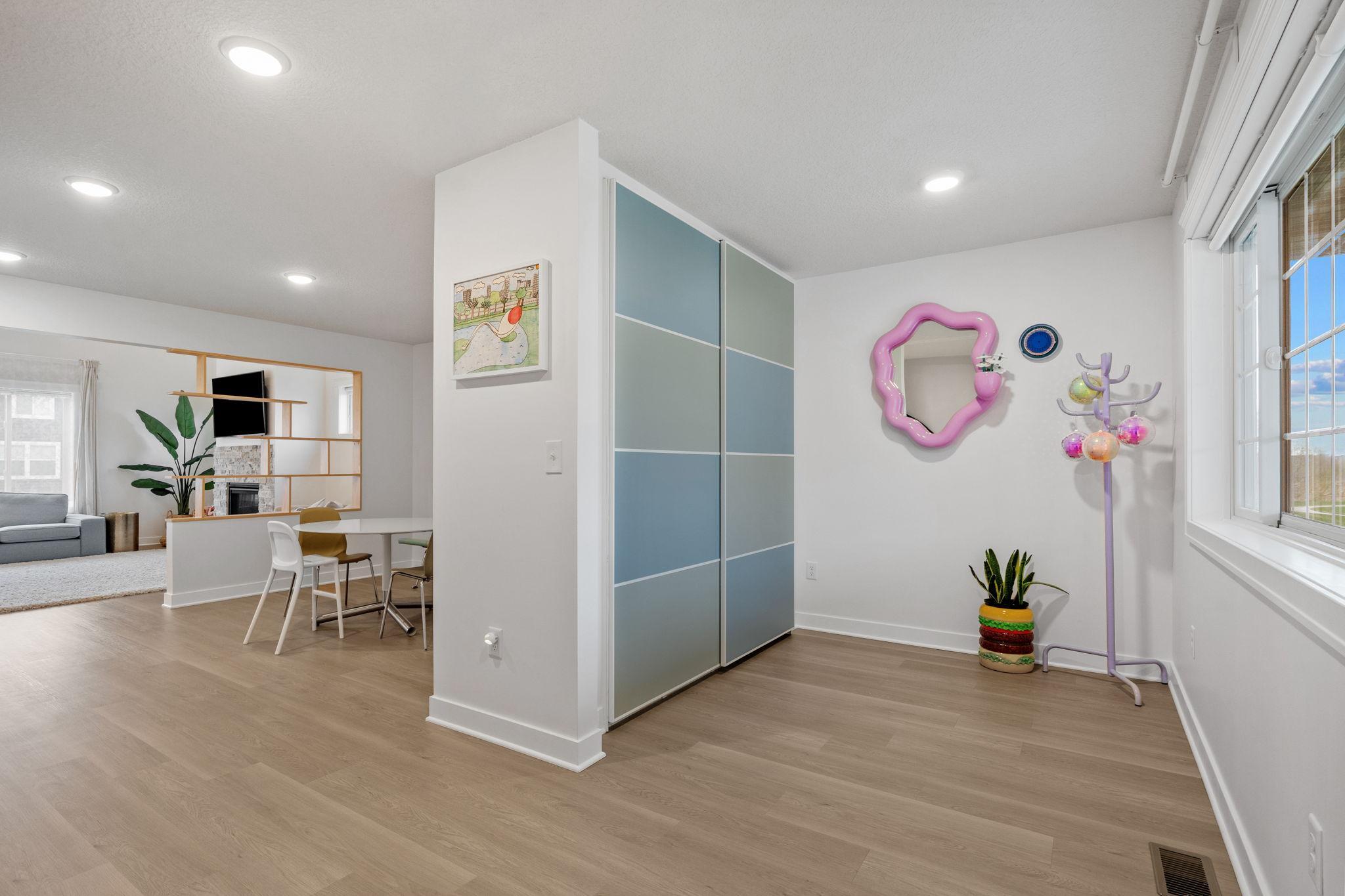 21-web-or-mls-11556 Lakewood Ct Interior-2.jpg
