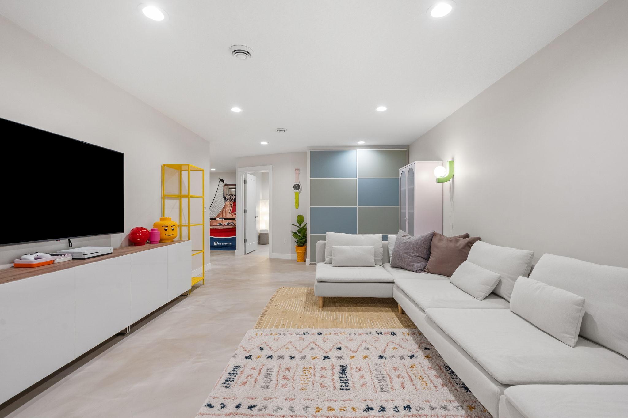 72-web-or-mls-11556 Lakewood Ct Interior-53.jpg
