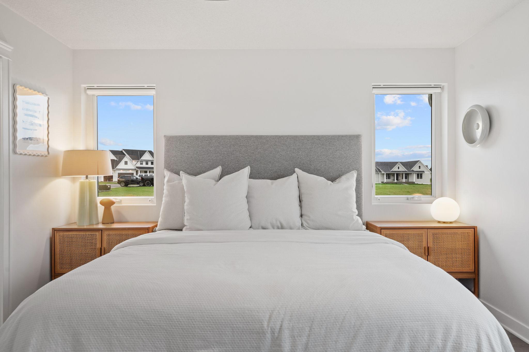 47-web-or-mls-11556 Lakewood Ct Interior-28.jpg