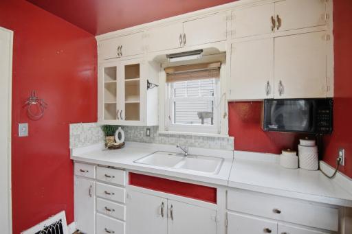903 11th Avenue SW, Austin, MN 55912