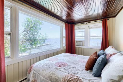 319 Lake St S - Web Quality - 022 - 17 Bedroom.jpg