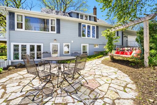 319 Lake St S - Web Quality - 029 - 24 Exterior Rear.jpg