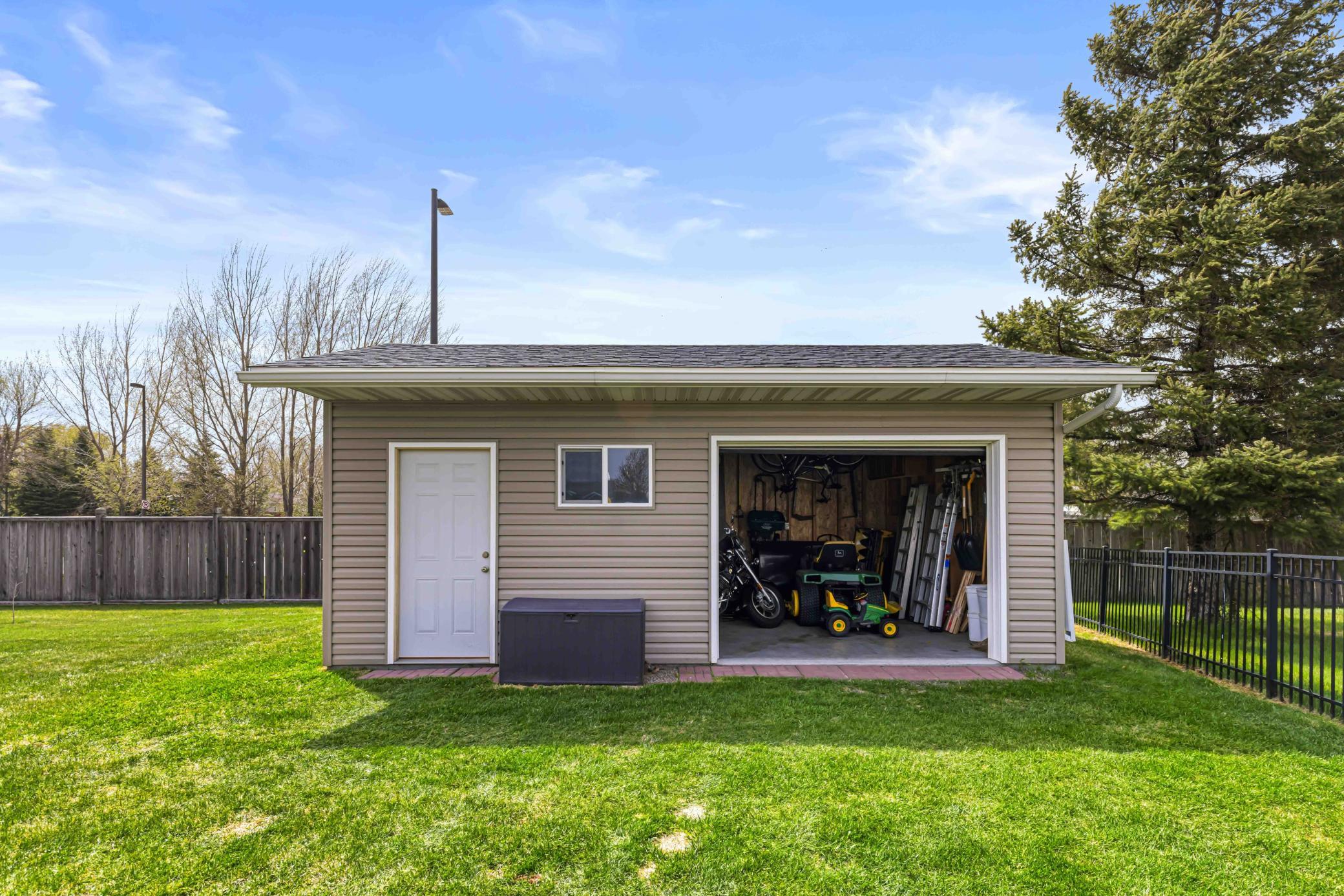 Large Shed / Shop with 220 amp