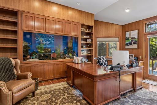 Built-in aquarium in the office