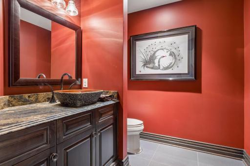 Lower level 1/2 bathroom