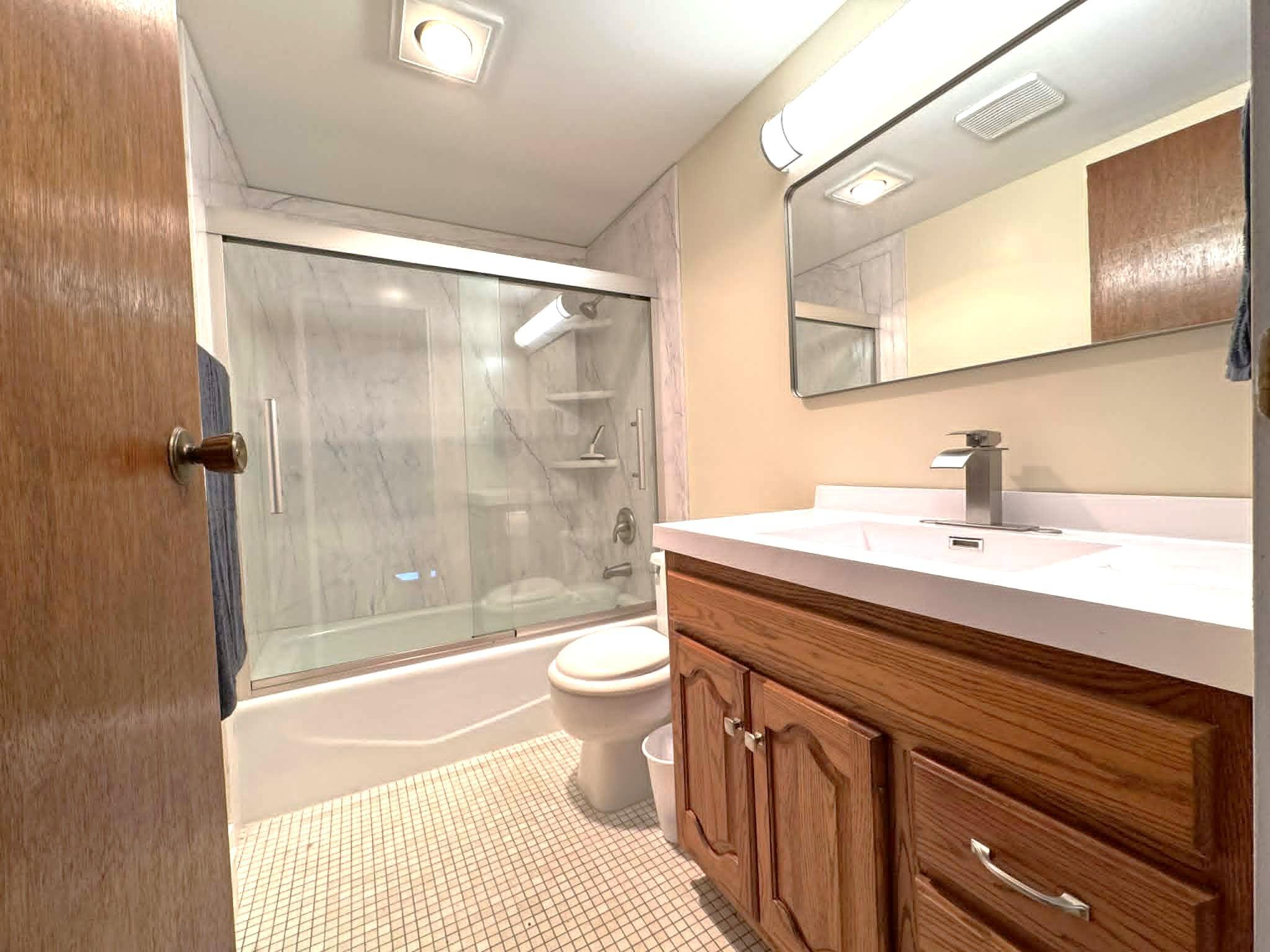 Upper level Bathroom .jpg
