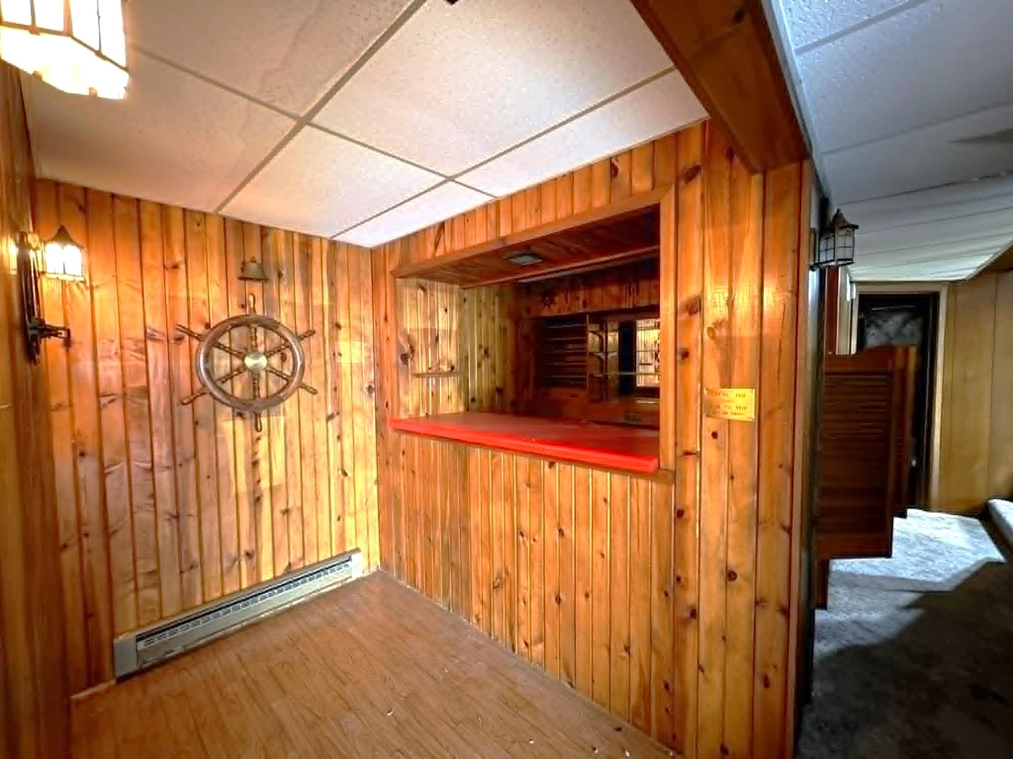Lower level Wet bar .jpg