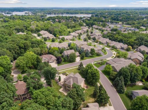 Set within a beautifully wooded setting in a premier Prior Lake community. Short drive to downtown Prior Lake, many local entertainment spots, #719 School District and Jeffers Pond Elementary.