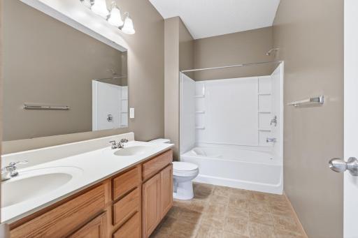 3311 Hazel Trail, H, Woodbury, MN 55129