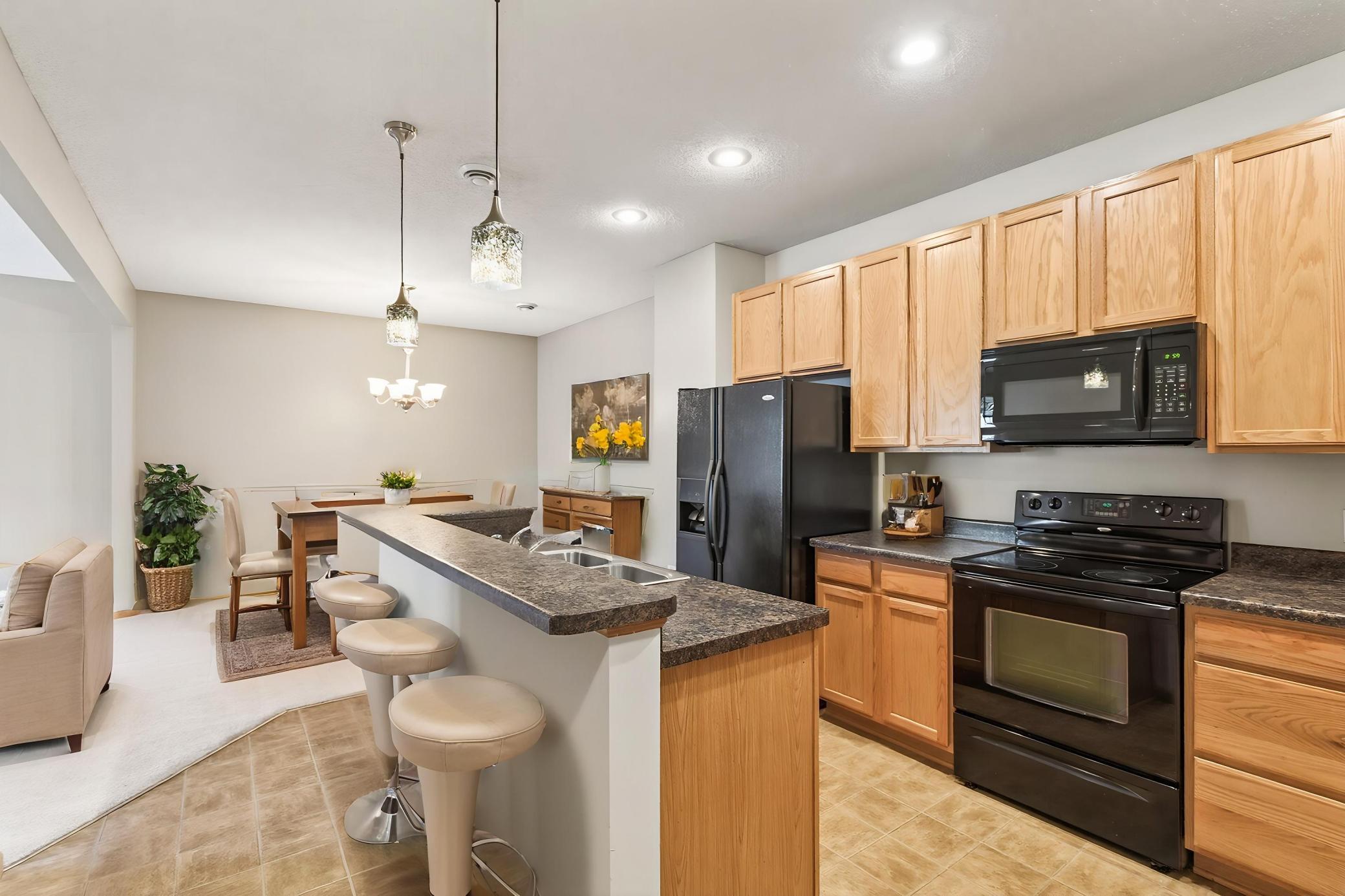16_3311_Hazel_H16_mls - Kitchen - Standard - 4.jpg