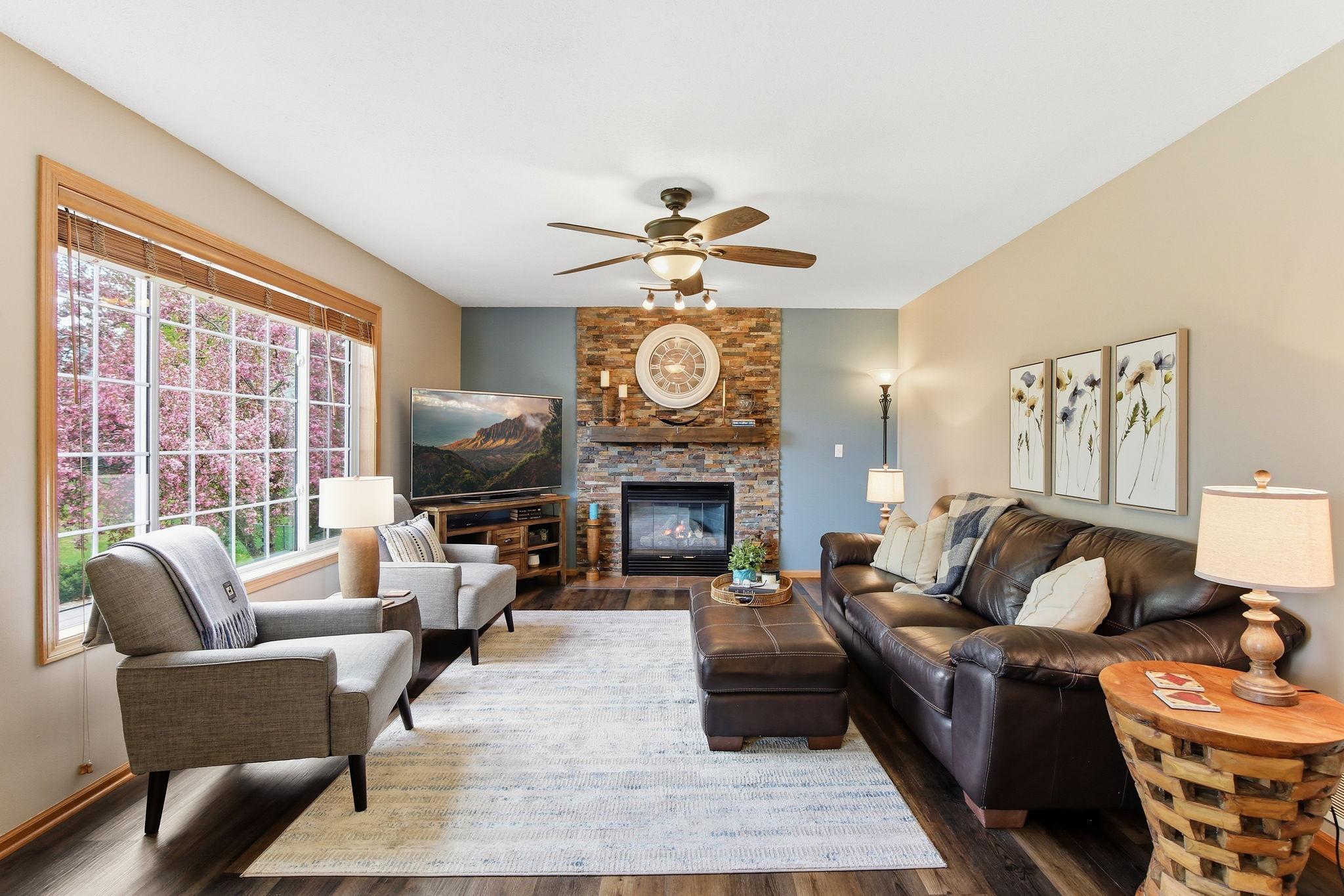 18-web-or-mls-3851-Featherstone-Cir-16.jpg