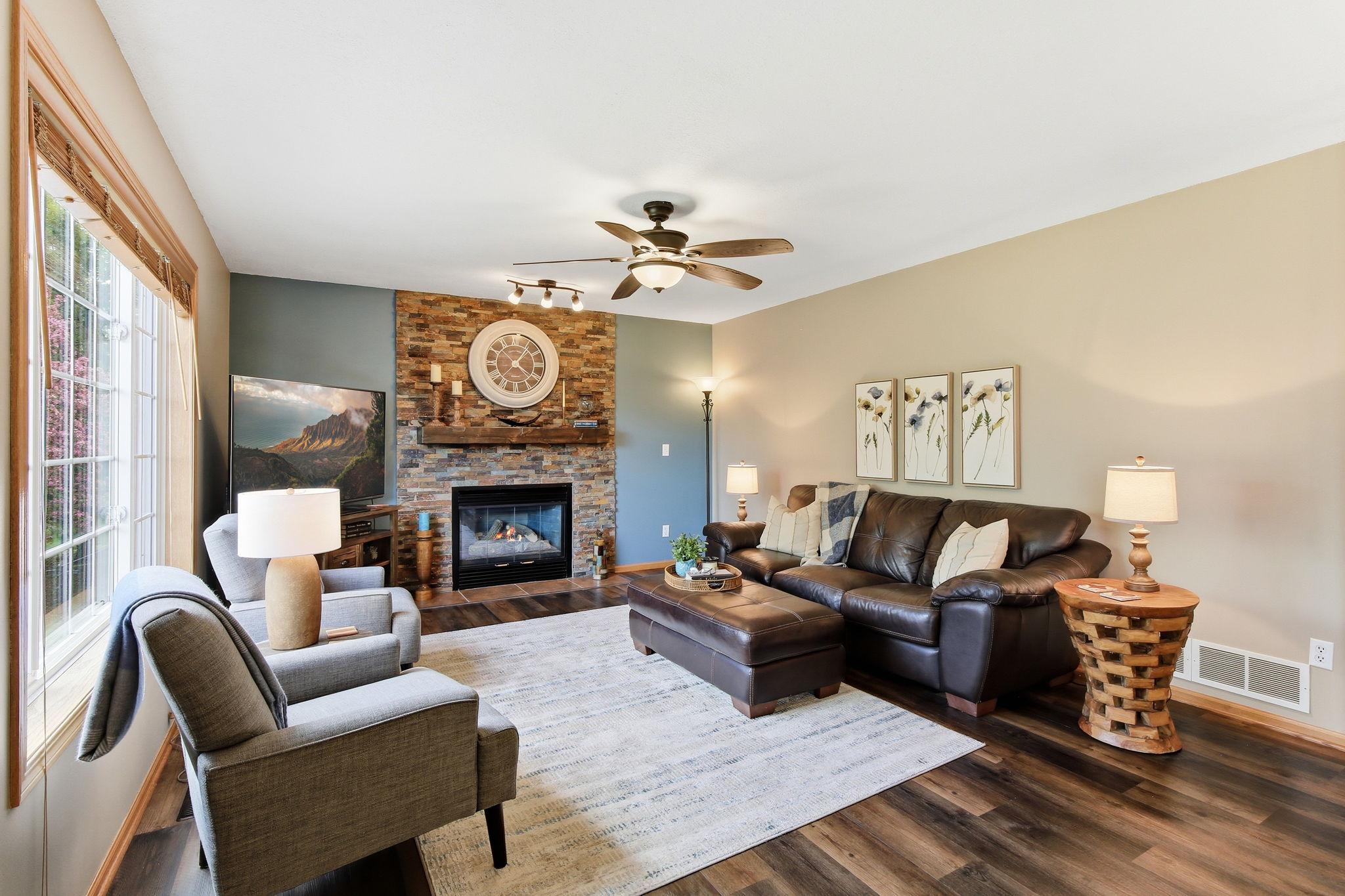 19-web-or-mls-3851-Featherstone-Cir-17.jpg