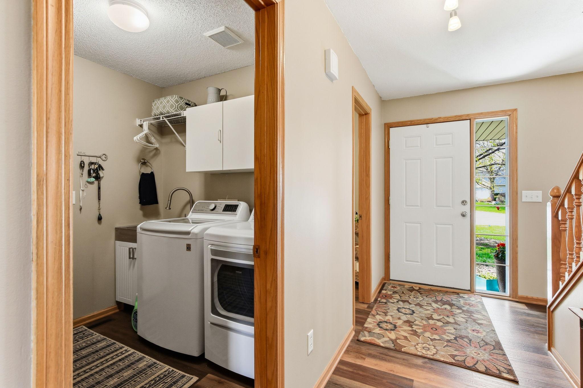21-web-or-mls-3851-Featherstone-Cir-19.jpg