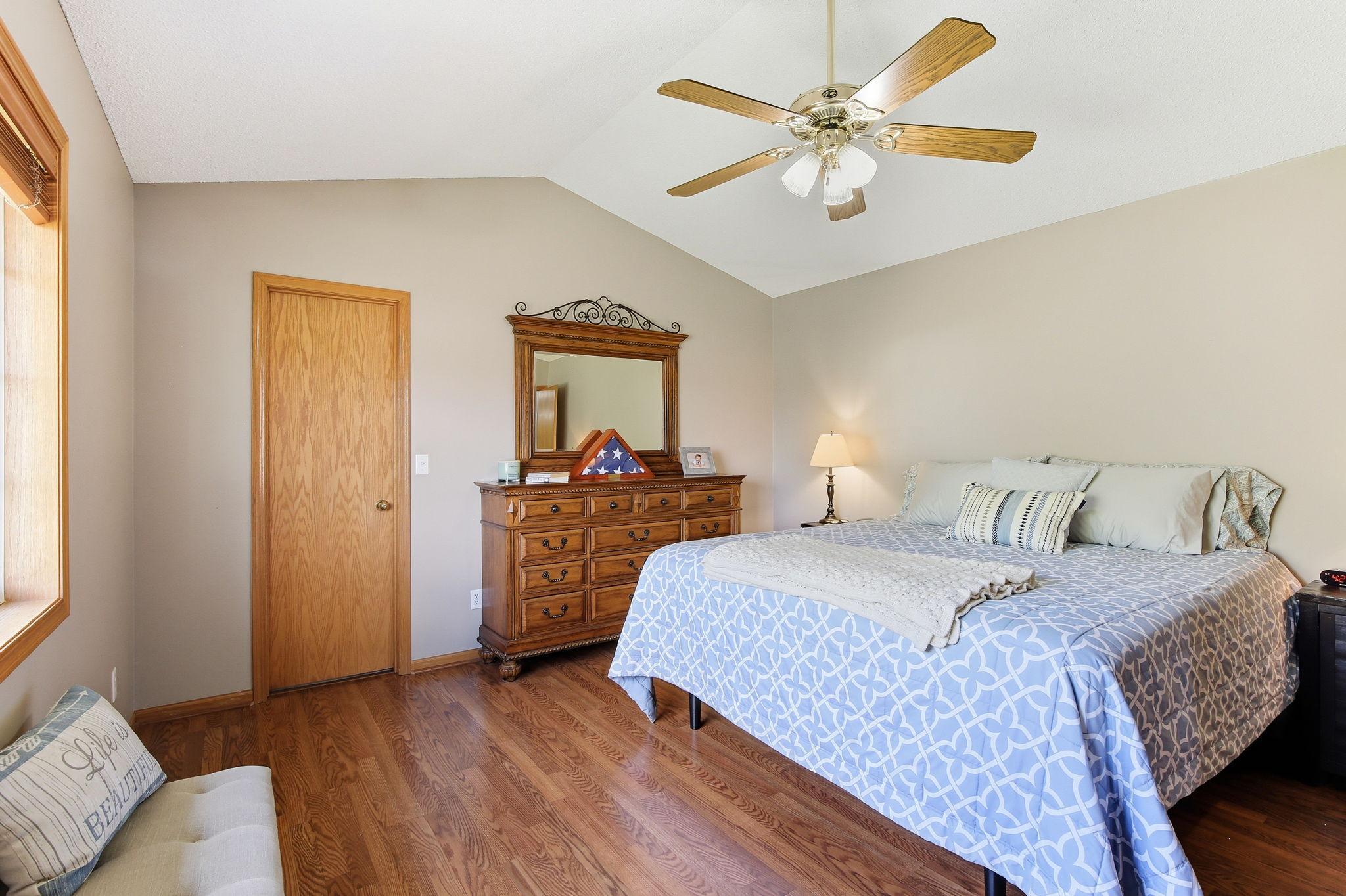 26-web-or-mls-3851-Featherstone-Cir-24.jpg