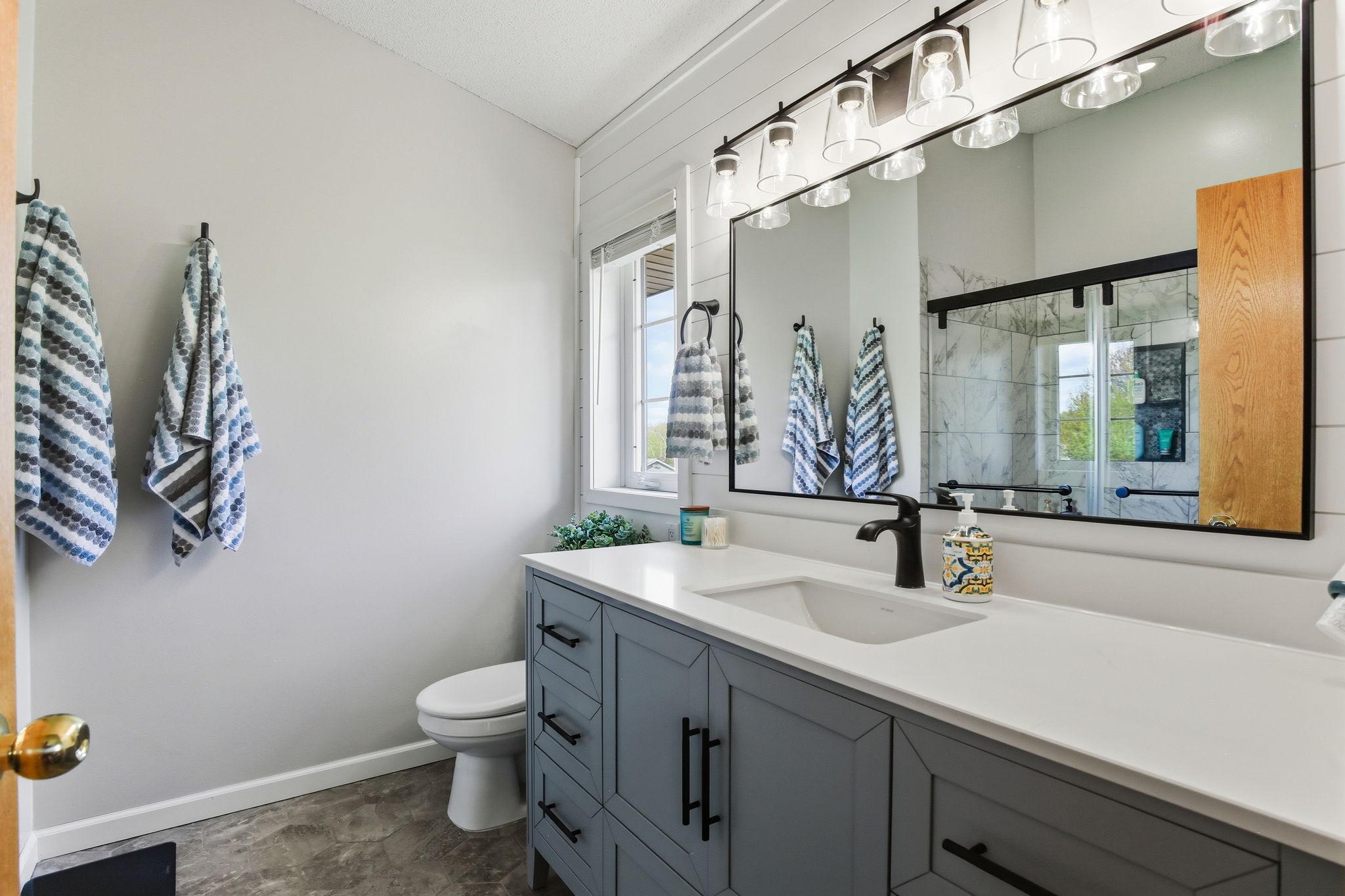 29-web-or-mls-3851-Featherstone-Cir-27.jpg