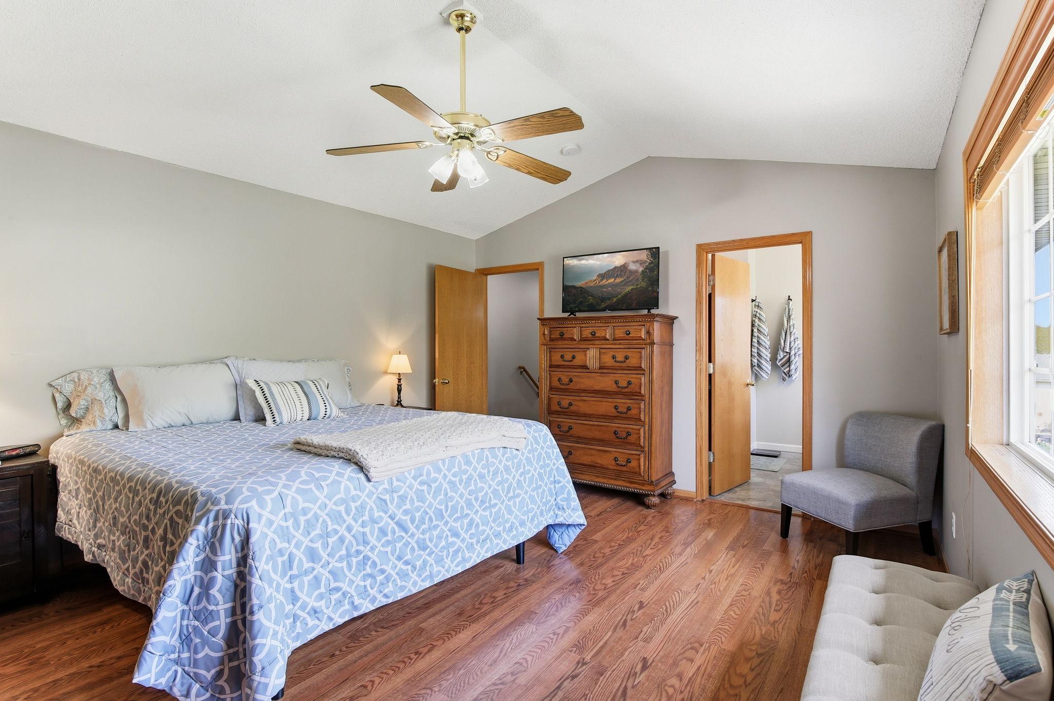 27-web-or-mls-3851-Featherstone-Cir-25.jpg