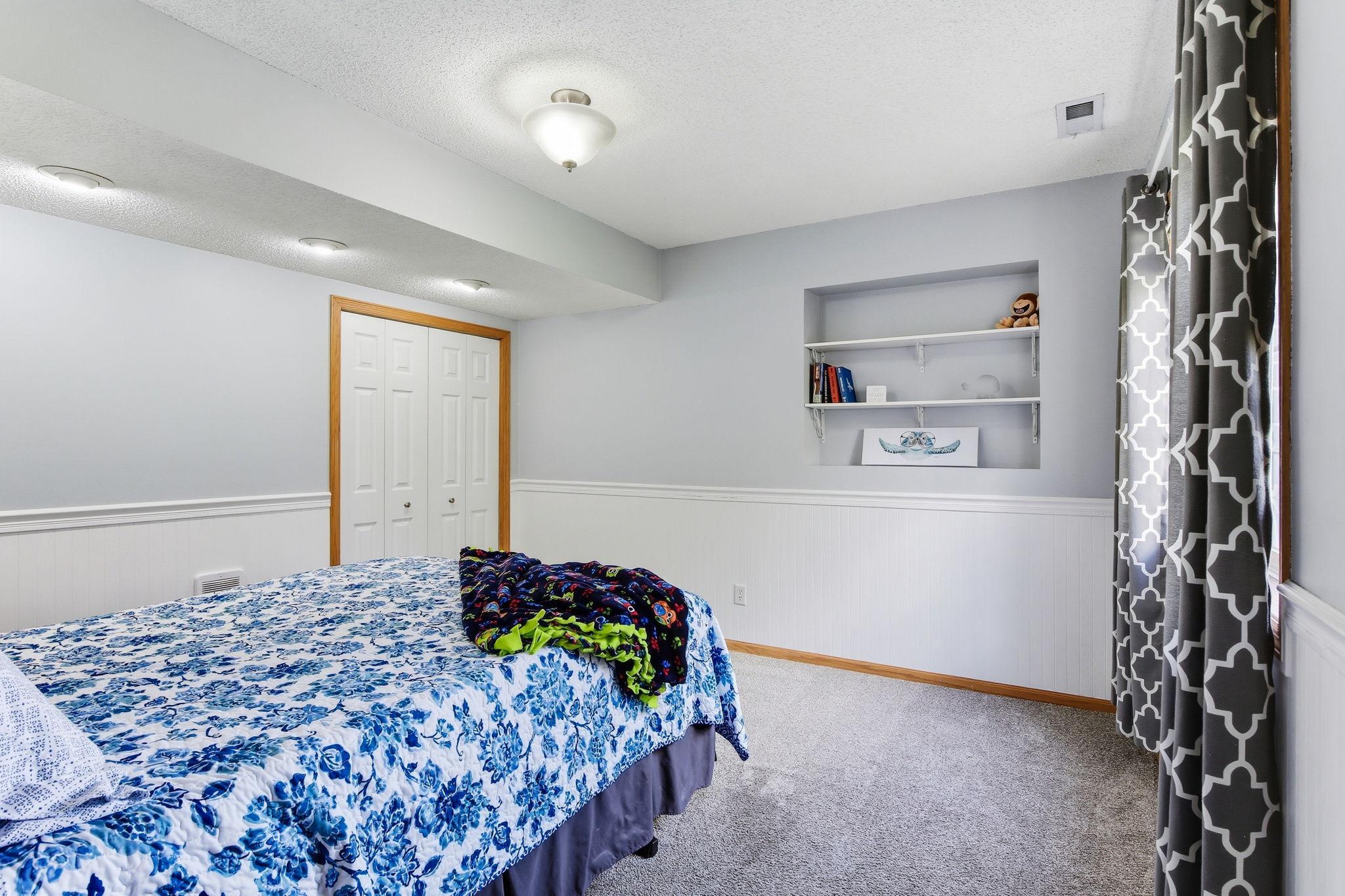 41-web-or-mls-3851-Featherstone-Cir-39.jpg