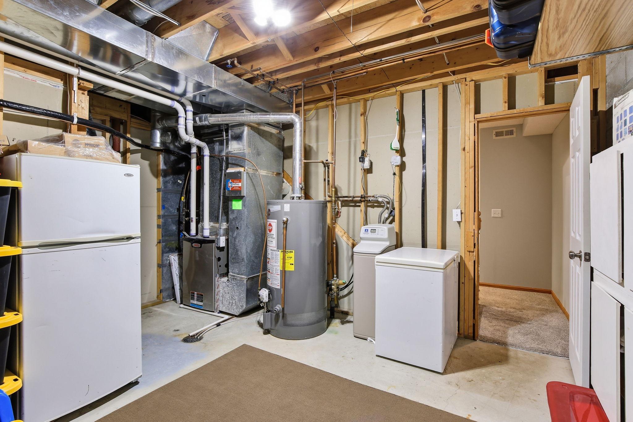 48-web-or-mls-3851-Featherstone-Cir-46.jpg