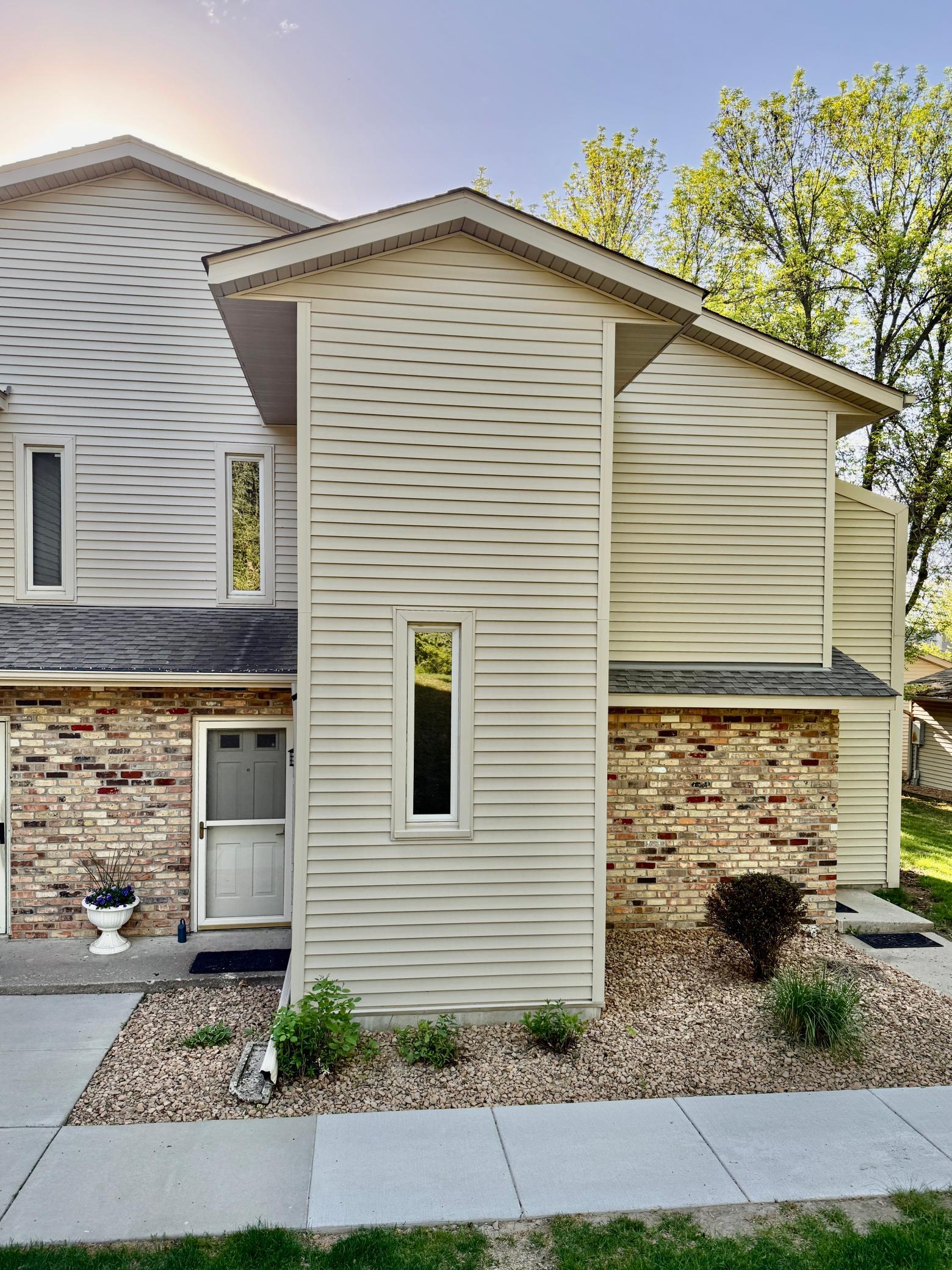 Private entrance with dedicated front entry space