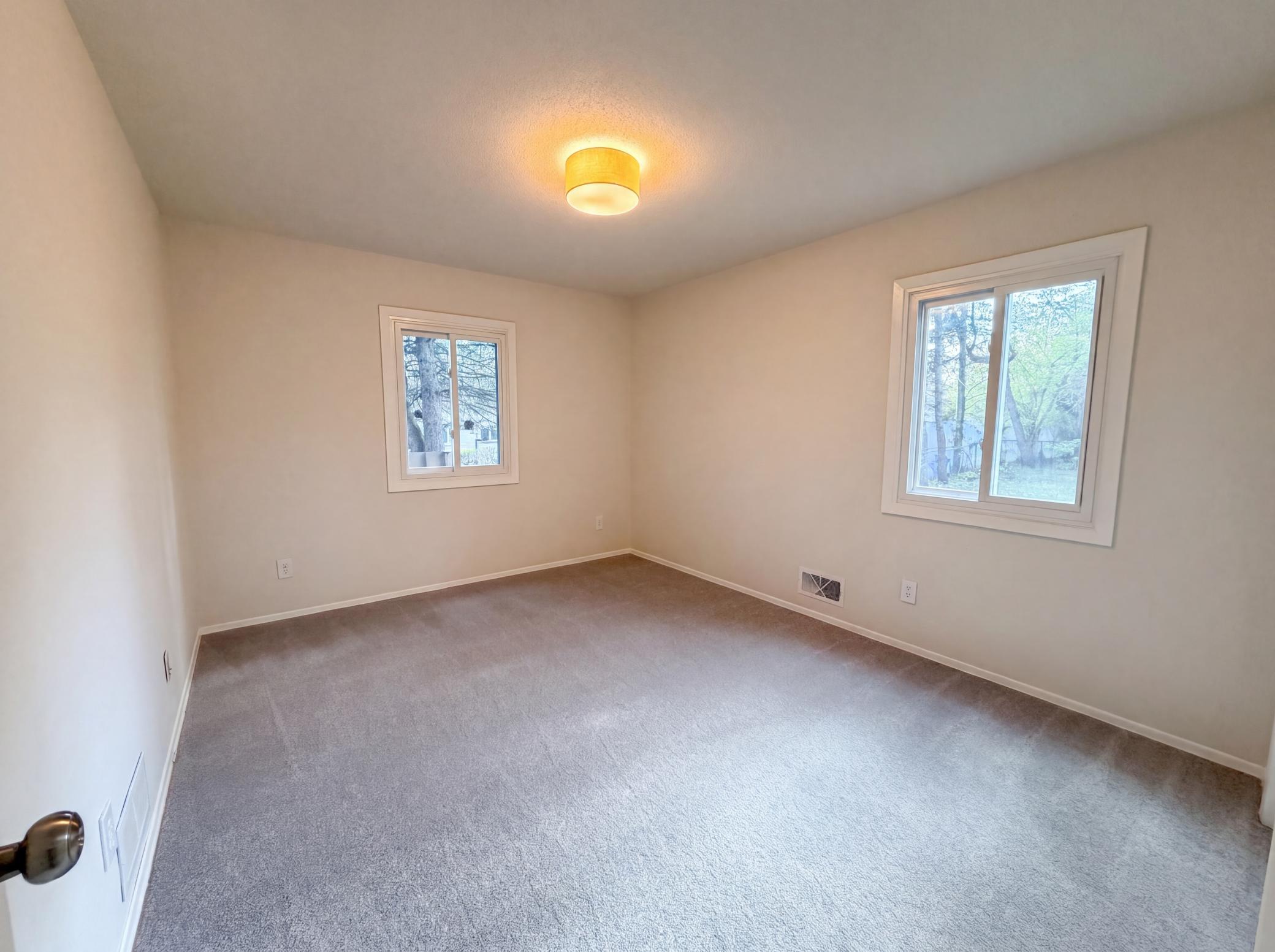 listing_12.jpg