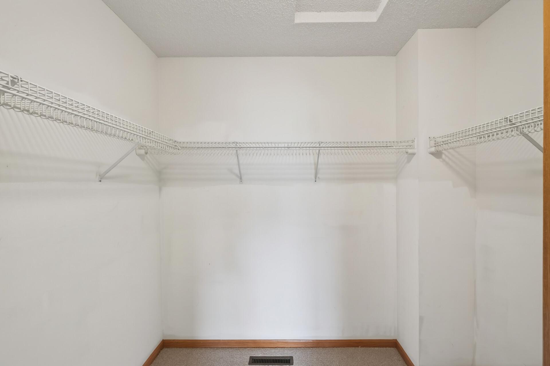 23_660_Kingfisher_Lane_Unit_L23_mls.jpg