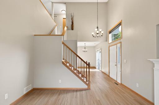 660 Kingfisher Lane, L, Woodbury, MN 55125