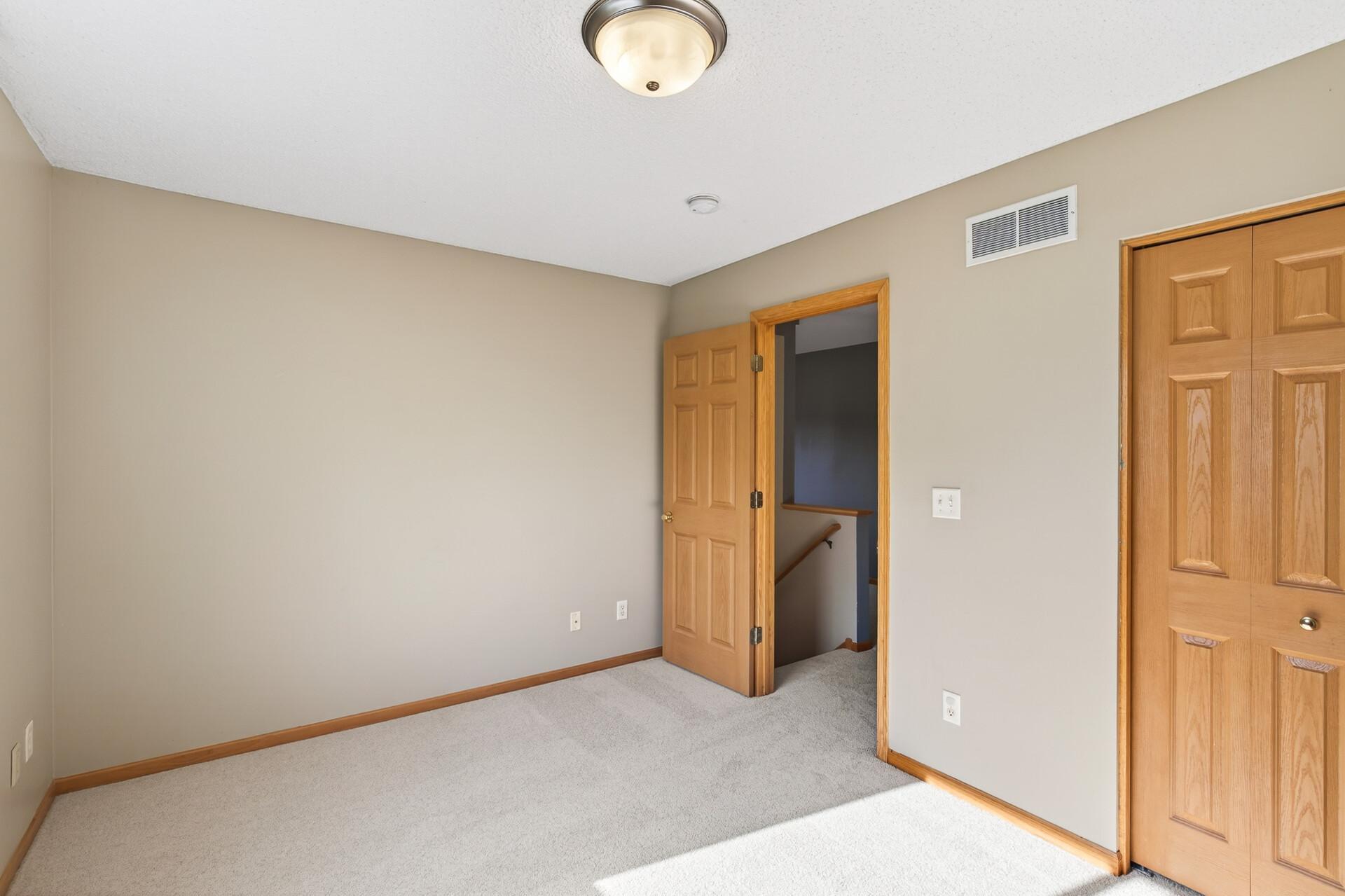 20_660_Kingfisher_Lane_Unit_L20_mls.jpg