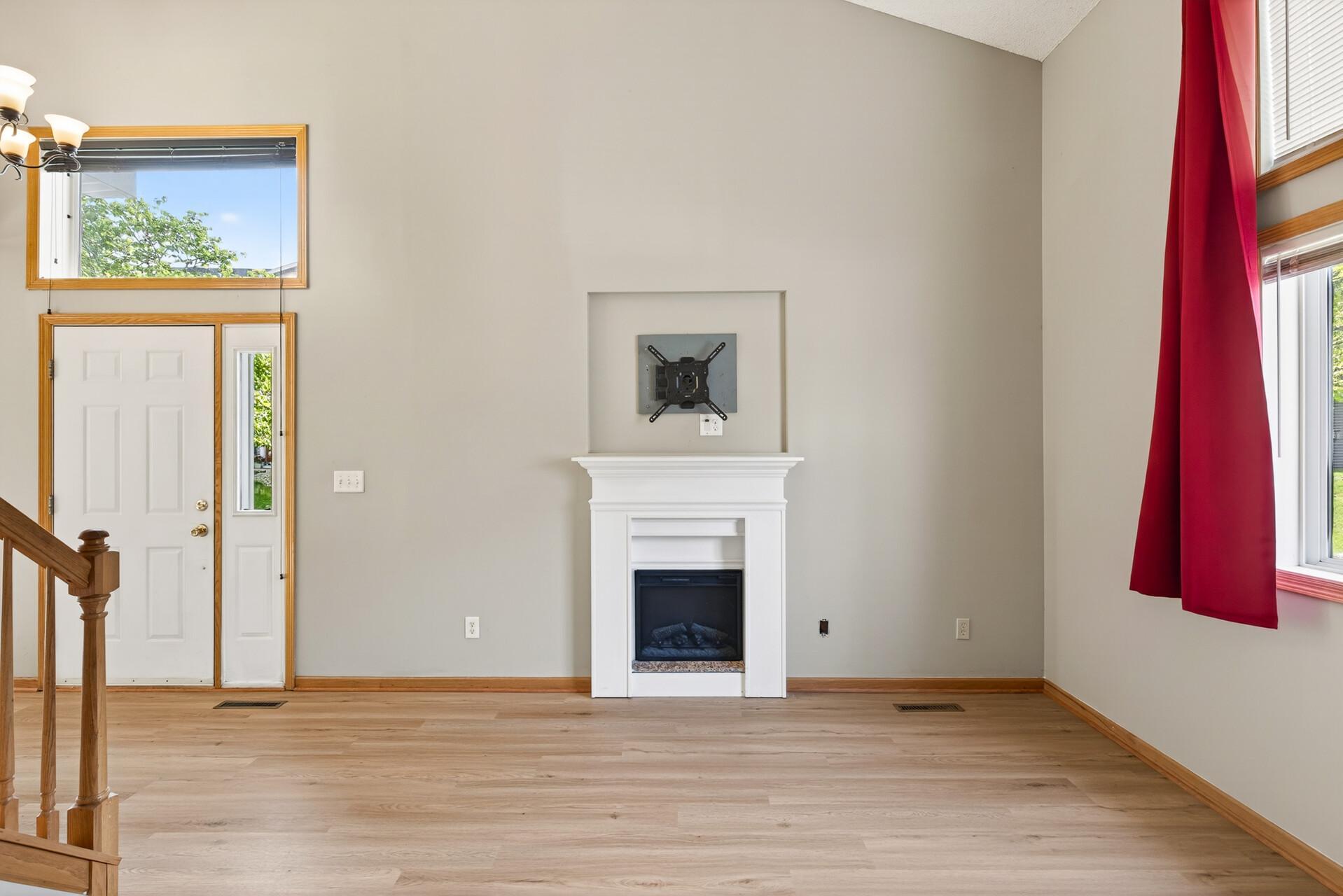 09_660_Kingfisher_Lane_Unit_L9_mls.jpg