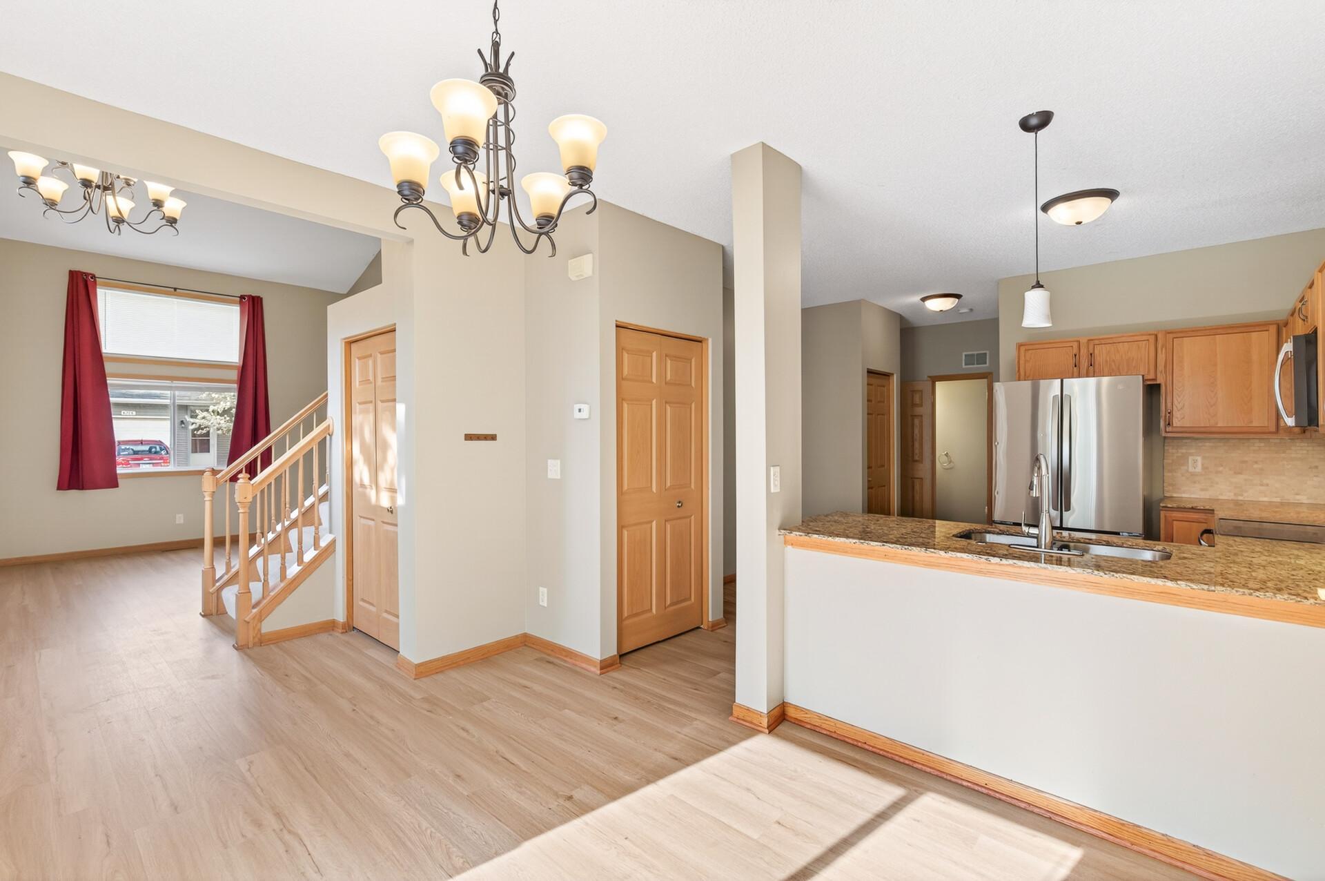 11_660_Kingfisher_Lane_Unit_L11_mls.jpg