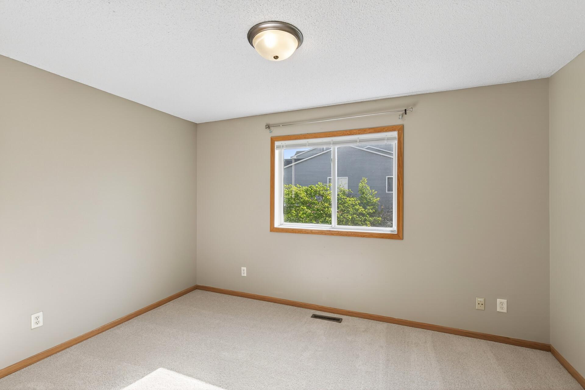 19_660_Kingfisher_Lane_Unit_L19_mls.jpg