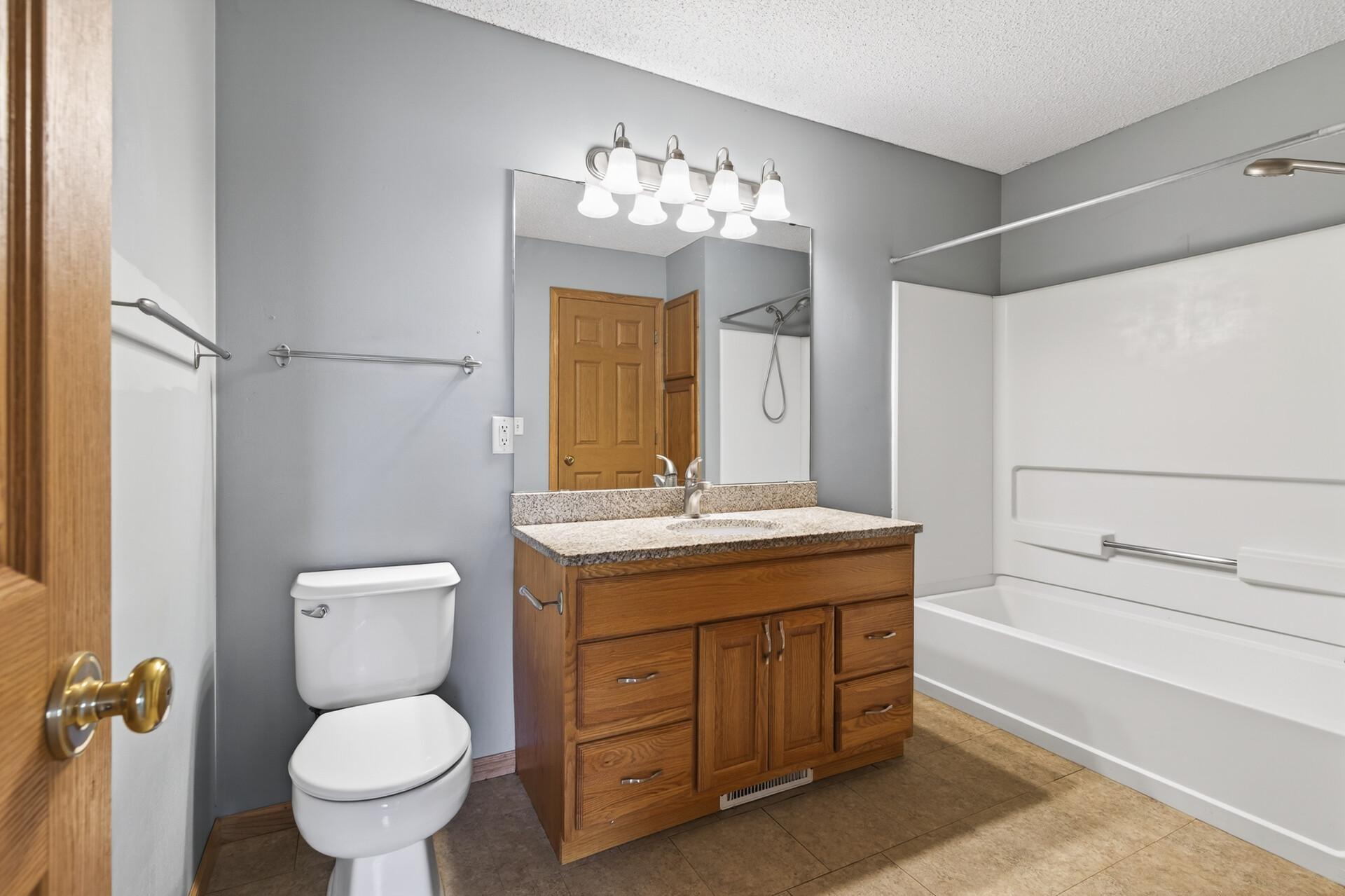 24_660_Kingfisher_Lane_Unit_L24_mls.jpg