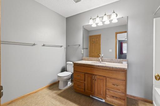 660 Kingfisher Lane, L, Woodbury, MN 55125