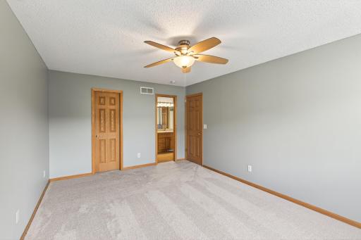 660 Kingfisher Lane, L, Woodbury, MN 55125