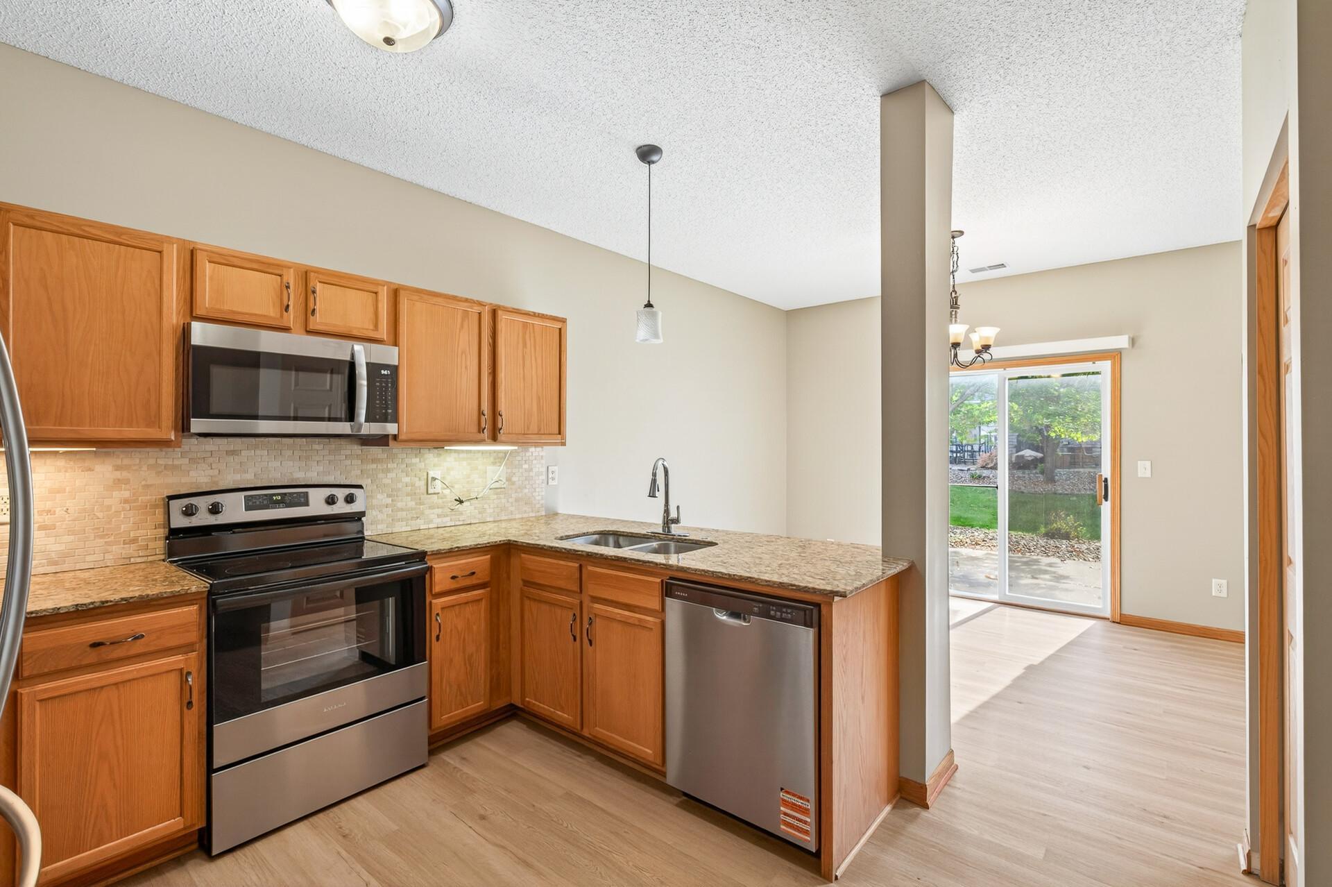 14_660_Kingfisher_Lane_Unit_L14_mls.jpg