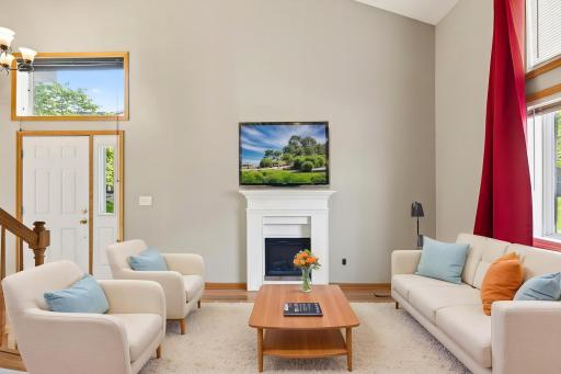 09_660_Kingfisher_Lane_Unit_L9_mls - Living Room - Standard - 12.jpg
