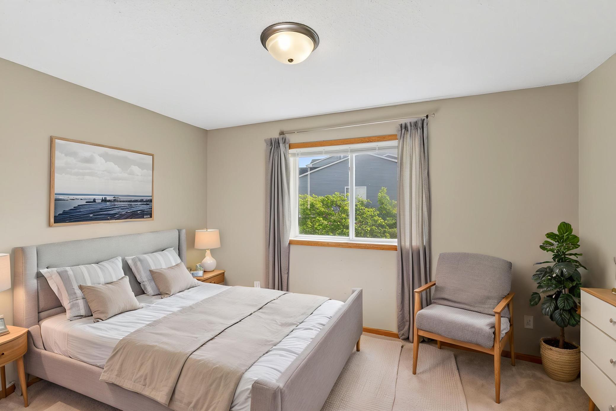 19_660_Kingfisher_Lane_Unit_L19_mls - Bedroom - Standard - 2.jpg