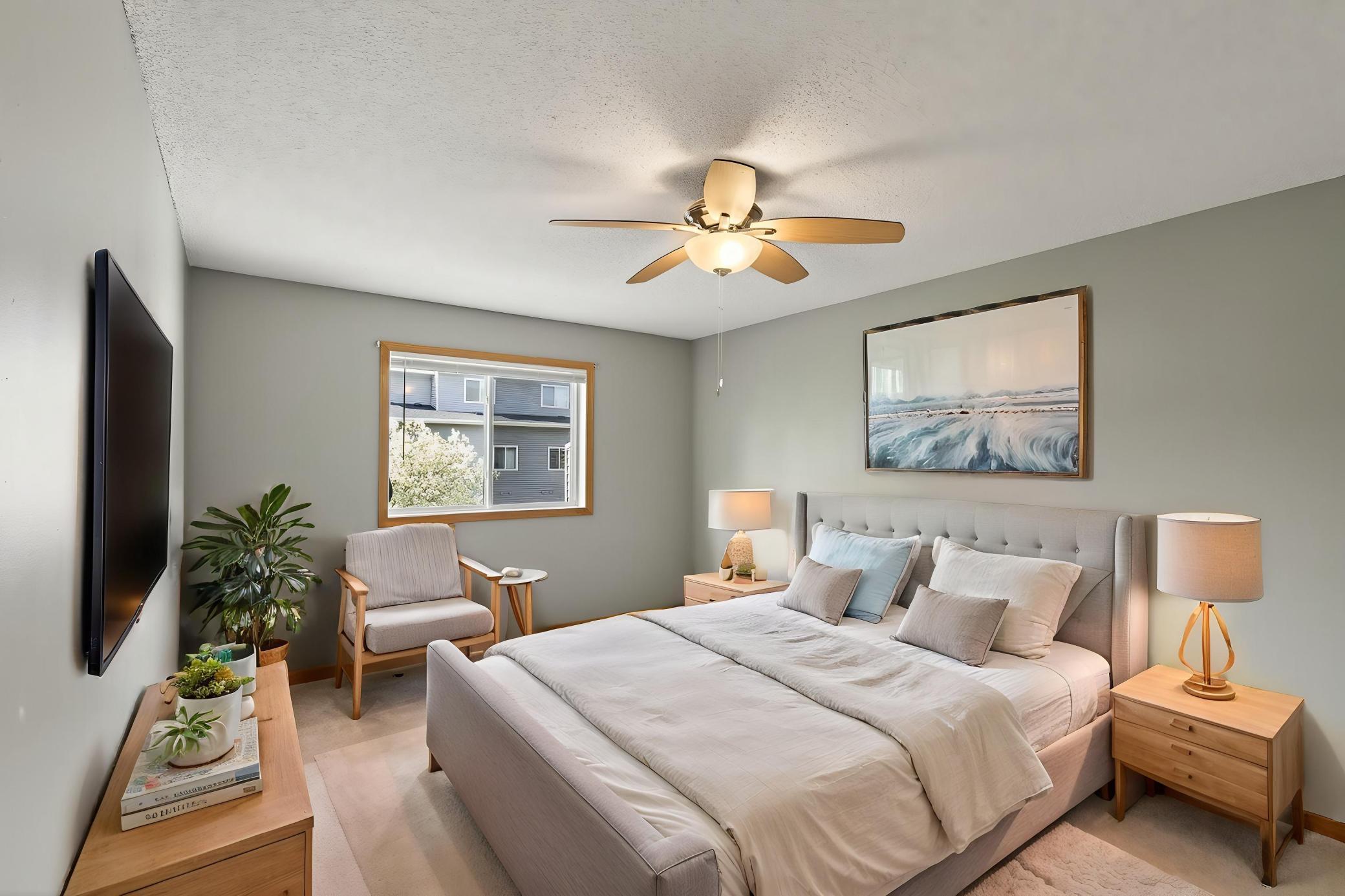 21_660_Kingfisher_Lane_Unit_L21_mls - Bedroom - Standard - 1.jpg