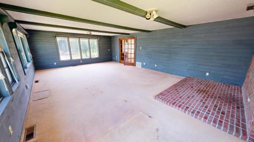 411 60th Avenue NE, Willmar, MN 56201