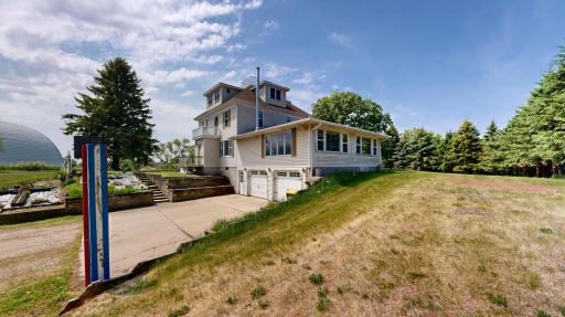 411 60th Avenue NE, Willmar, MN 56201