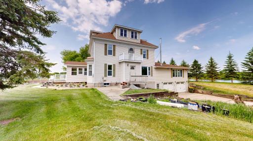 411 60th Avenue NE, Willmar, MN 56201