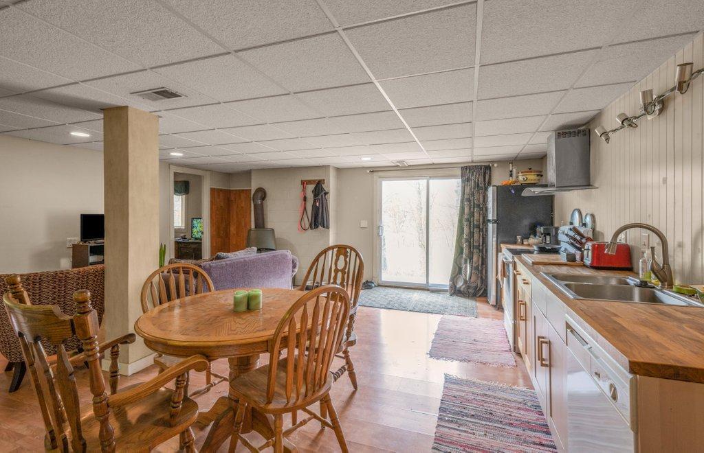 Great space in the lower level - perfect rental opportunity!