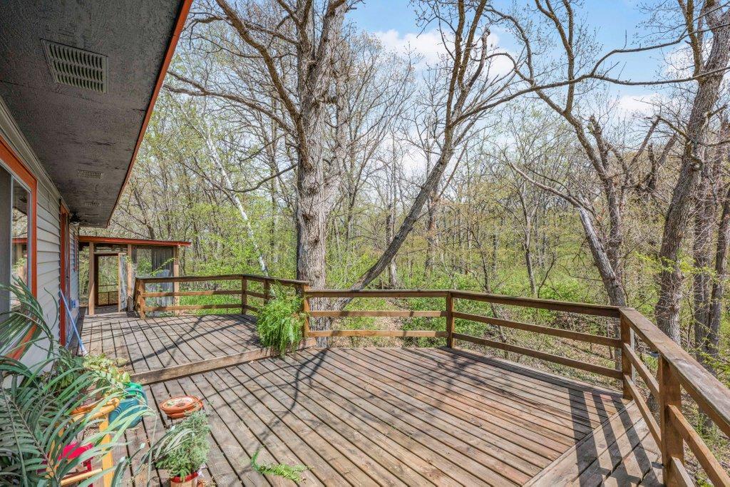 Large Deck!