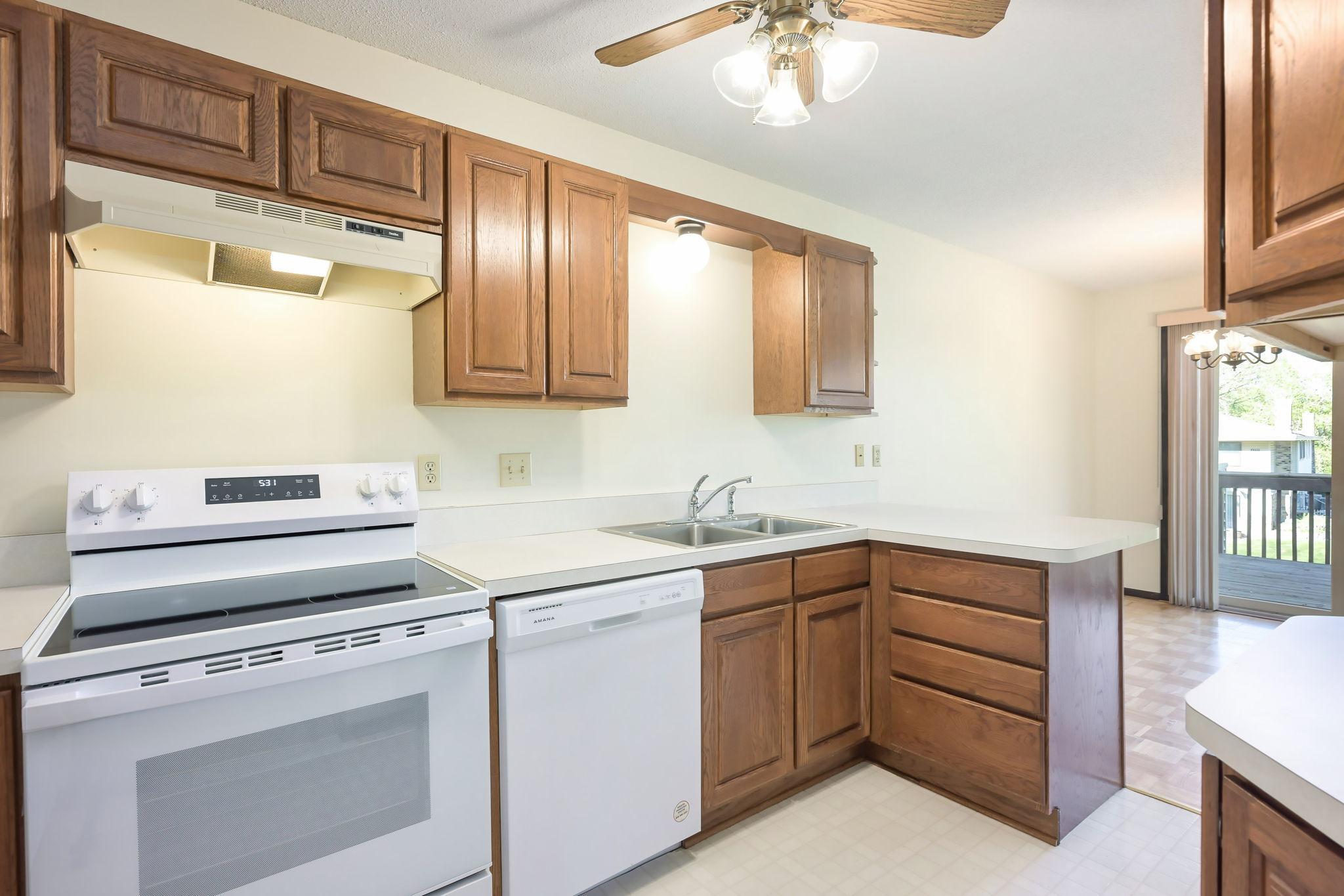 New Stove, Faucet, garbage disposal and dishwasher !